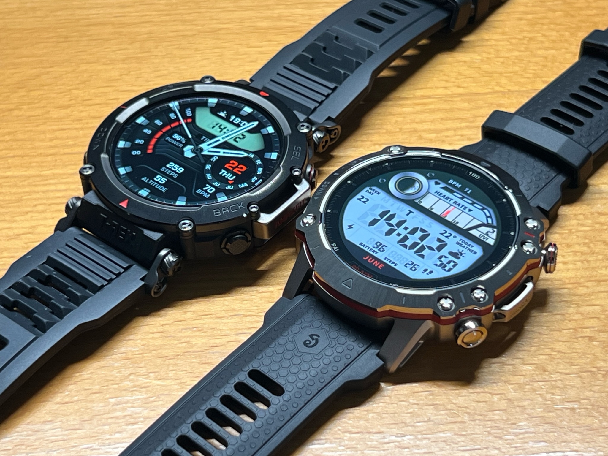 Amazfit T-Rex Ultra と Falconは精悍な表情と高機能を備えた