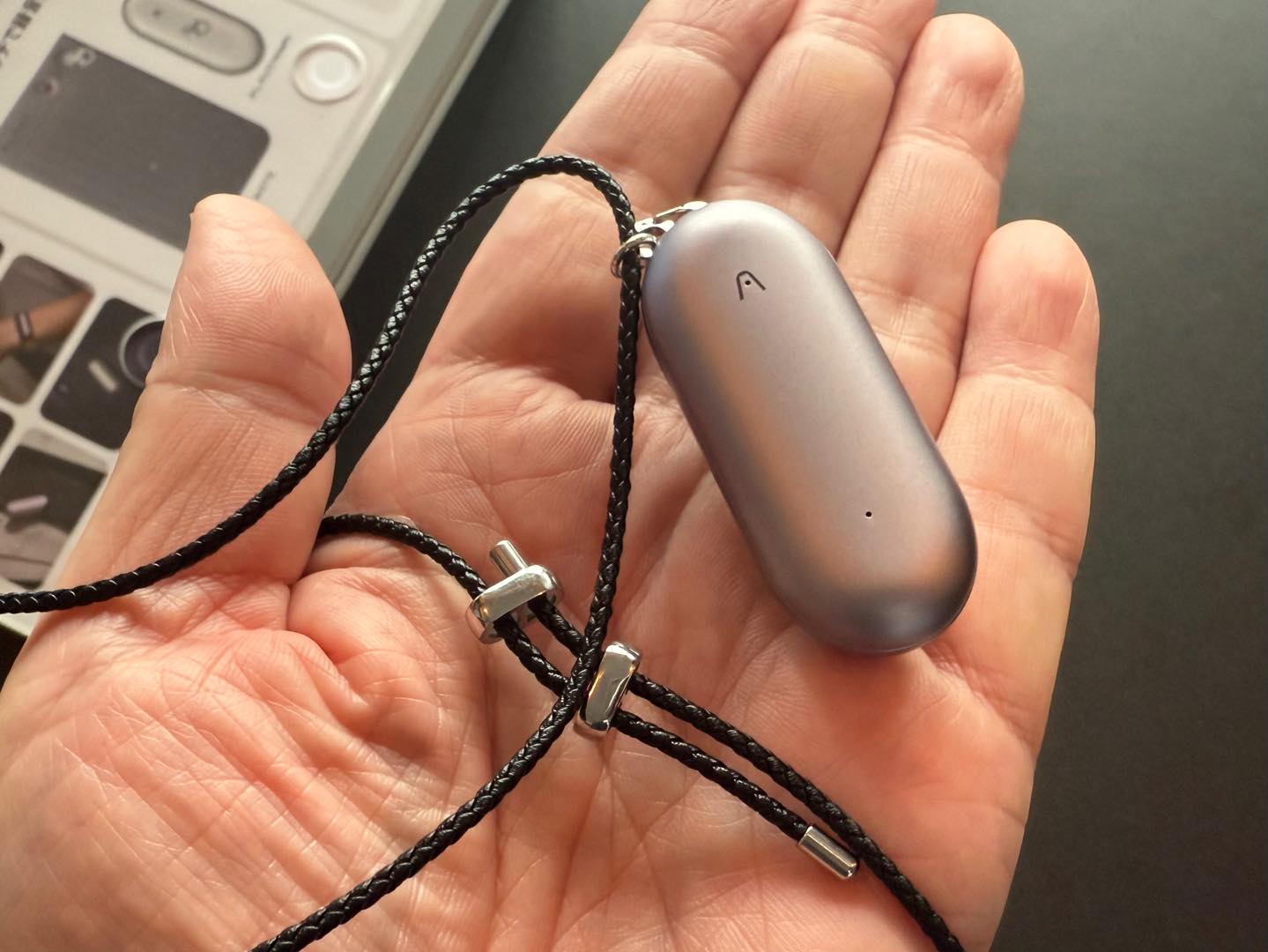 OpenAI社GPT-4o搭載の「次世代ウェアラブルAIメモリーカプセル」PLAUD